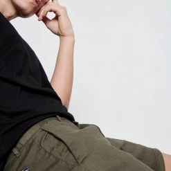 Ανδρική λινή Chino βερμούδα FUNKY BUDDHA πράσινη -Πλεκτά-Ζακέτες Εκπτώσεις 7004584.0 0002 3 funky buddha ανδρική λινή chino βερμούδα funky buddha πράσινη x1000