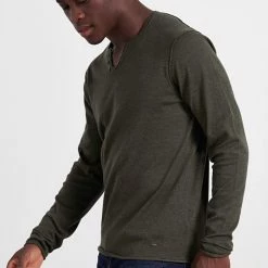 Ανδρική πλεκτή μπλούζα FUNKY BUDDHA λαδί -Πλεκτά-Ζακέτες Εκπτώσεις 7007837.0 0001 3 funky buddha ανδρική πλεκτή μπλούζα funky buddha λαδί x1000